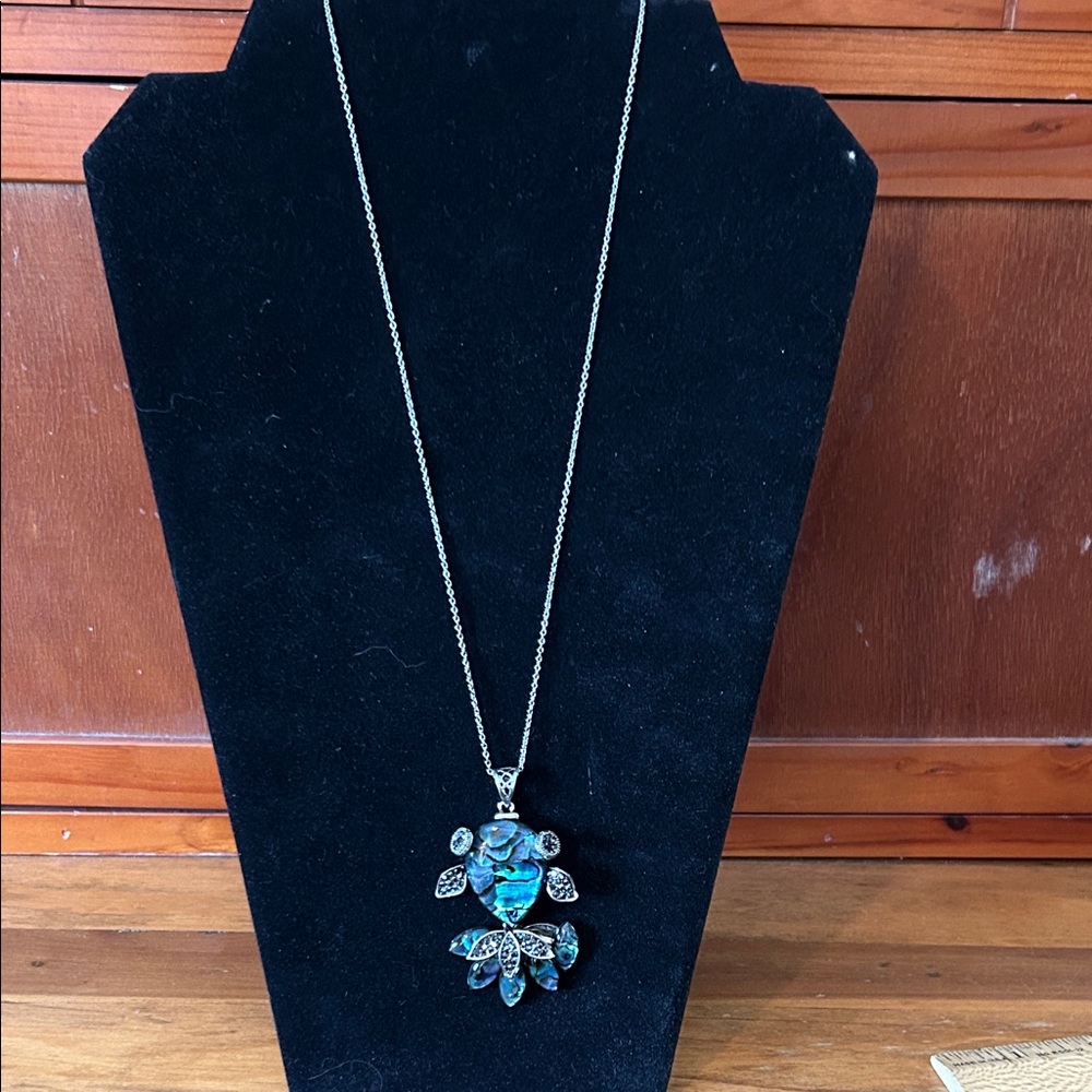 Elegant Abalone Fish Pendant Necklace